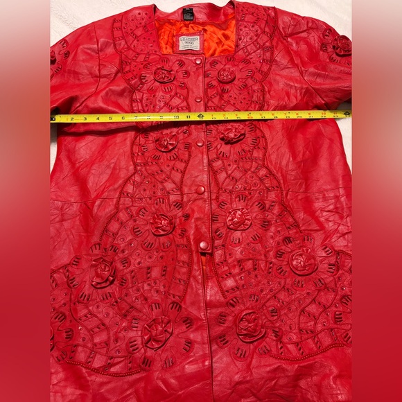 Elegant Red Leather Jacket - Picture 6 of 10